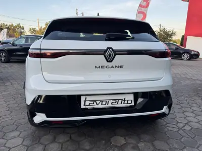 Renault Mégane E-Tech 2022 - 22500 EUR, 96000 km - AUTO.MOTO.pt - 96000km - foto 8 de 44