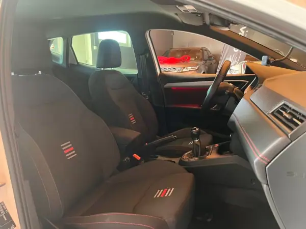 SEAT Ibiza 2019 - 13900 EUR, 117053 km - AUTO.MOTO.pt - 117053km - foto 17 de 21