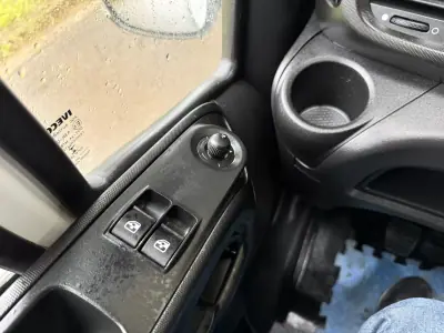 Iveco DAILY 35-140 CONTENTOR E PLATAFORMA 2020 - 28490 EUR, 91000 km - AUTO.MOTO.pt - 91000km - foto 29 de 34