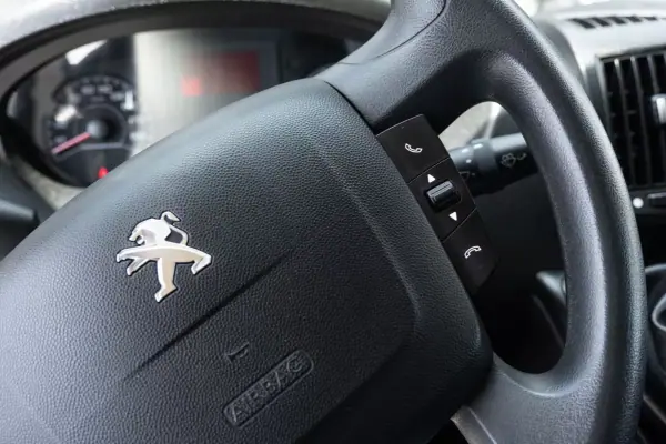 Peugeot Boxer 2020 - 17999 EUR, 157000 km - AUTO.MOTO.pt - 157000km - foto 14 de 17