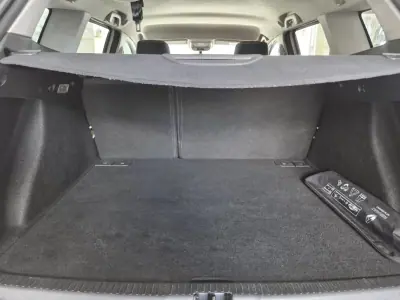 Renault Clio Sport Tourer 2018 - 11250 EUR, 87756 km - AUTO.MOTO.pt - 87756km - foto 16 de 30