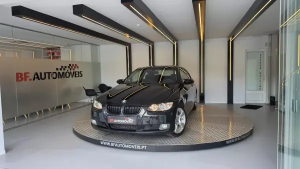 BMW 320 2007 - 10900 EUR, 279640 km - AUTO.MOTO.pt - 279640km - foto 12 de 56