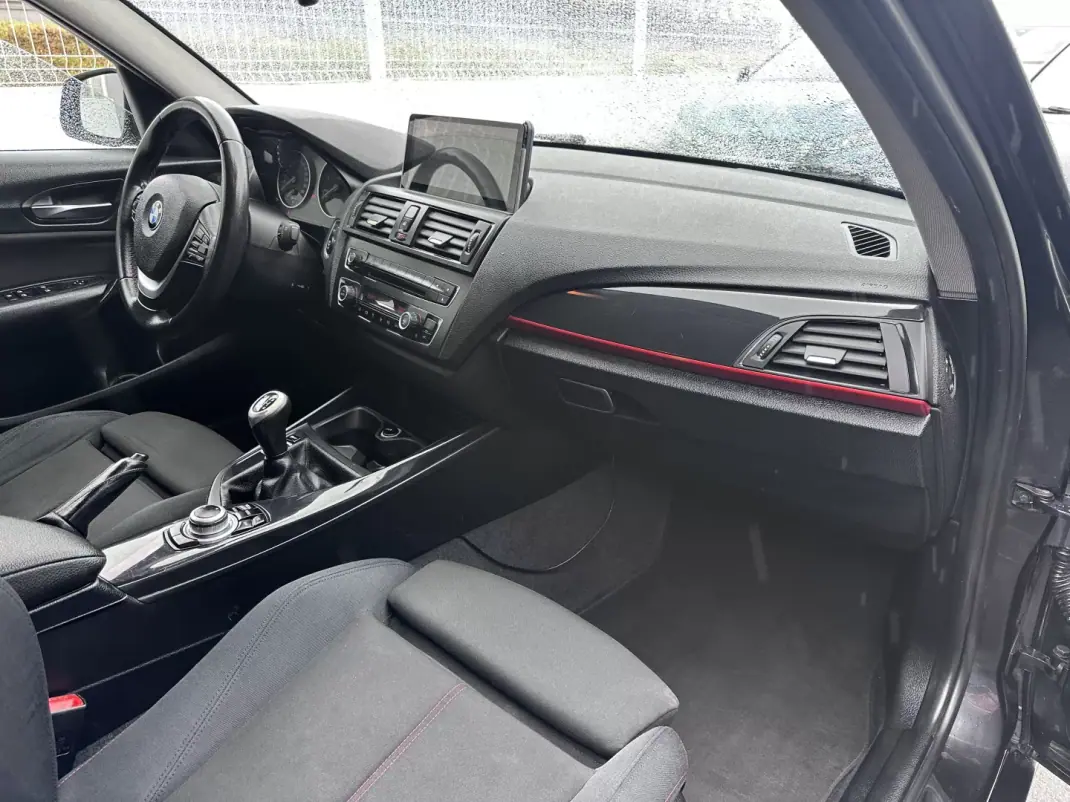 BMW 116 2013 - 10900 EUR, 220000 km - AUTO.MOTO.pt - 220000km - foto 27 de 31