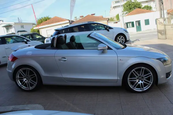 Audi TT Roadster 2009 - 12990 EUR, 216600 km - AUTO.MOTO.pt - 216600km - foto 5 de 28