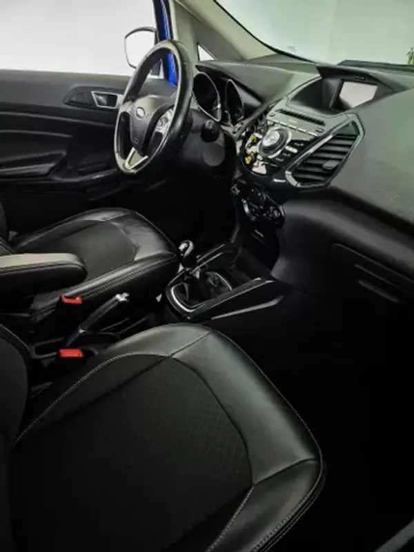 Ford EcoSport 2017 - 10750 EUR, 165000 km - AUTO.MOTO.pt - 165000km - foto 6 de 9