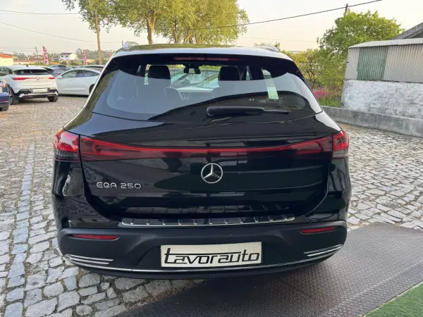 Mercedes-Benz EQA 2021 - 27900 EUR, 92000 km - AUTO.MOTO.pt - 92000km - foto 8 de 47