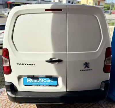 Peugeot Partner 1.5 BlueHdi L1 102Cv | CARPLAY | IVA DEDUTÍVEL 2023 - 14950 EUR, 98000 km - AUTO.MOTO.pt - 98000km - foto 10 de 22