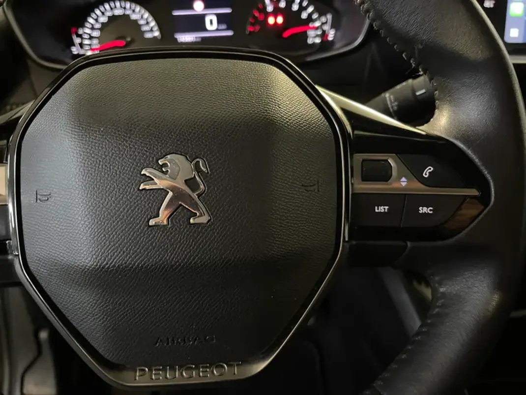 Peugeot 208 2022 - 13450 EUR, 145000 km - AUTO.MOTO.pt - 145000km - foto 17 de 29
