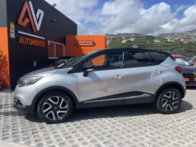 Renault Captur 2015 - 11950 EUR, 87236 km - foto 4 de 12