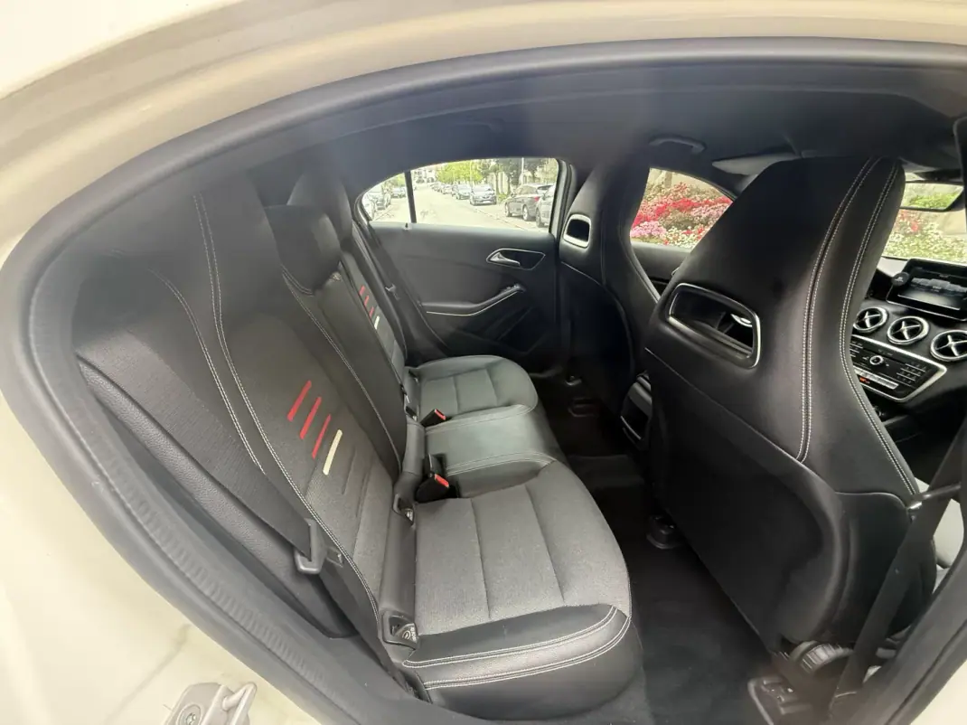 Mercedes-Benz A 160 2018 - 14950 EUR, 175000 km - 175000km - foto 14 de 15