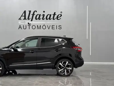 Nissan Qashqai 2017 - 16890 EUR, 117000 km - AUTO.MOTO.pt - 117000km - foto 3 de 6