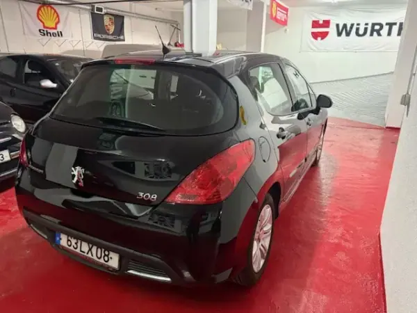 Peugeot 308 2011 - 7400 EUR, 143000 km - AUTO.MOTO.pt - 143000km - foto 4 de 31