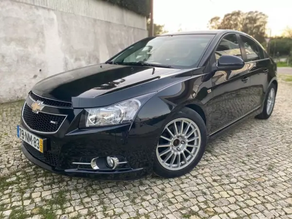 Chevrolet Cruze 2013 - 10750 EUR, 115000 km - AUTO.MOTO.pt - 115000km - foto 23 de 42
