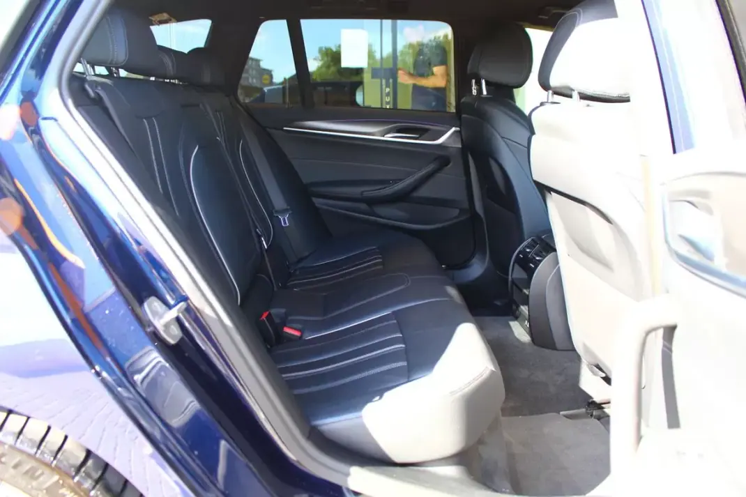 BMW 520 2022 - 30400 EUR, 149000 km - AUTO.MOTO.pt - 149000km - foto 16 de 19