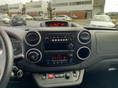 Citroën e-Berlingo 2019 - 9490 EUR, 24500 km - AUTO.MOTO.pt - 24500km - foto 16 de 17