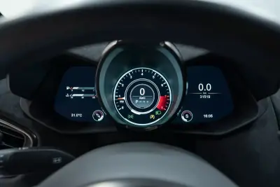 Aston Martin V8 Vantage Coupe 2019 - 144950 EUR, 31000 km - 31000km - foto 25 de 45