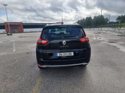 Renault Grand Scénic 2019 - 10900 EUR, 265000 km - AUTO.MOTO.pt - 265000km - foto 5 de 13