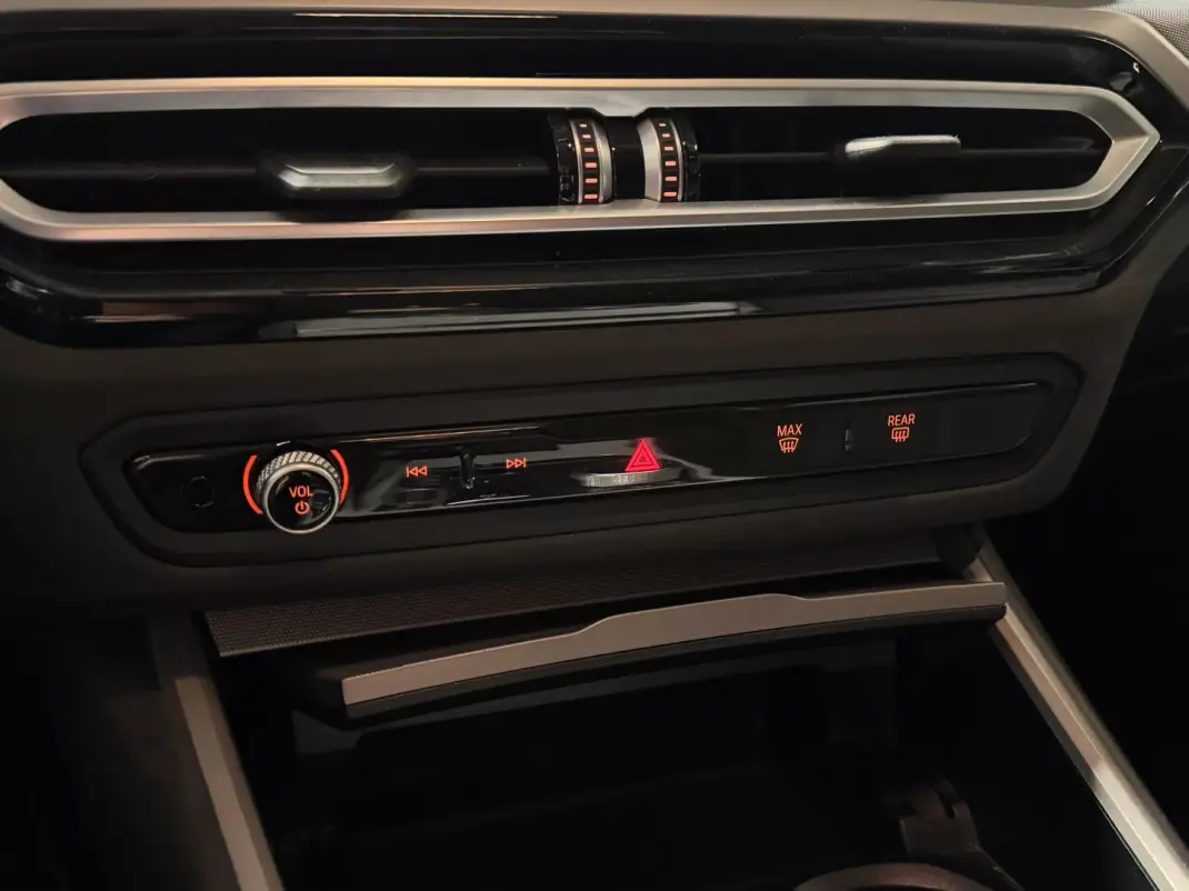 BMW 320 2023 - 31990 EUR, 75900 km - AUTO.MOTO.pt - 75900km - foto 27 de 36