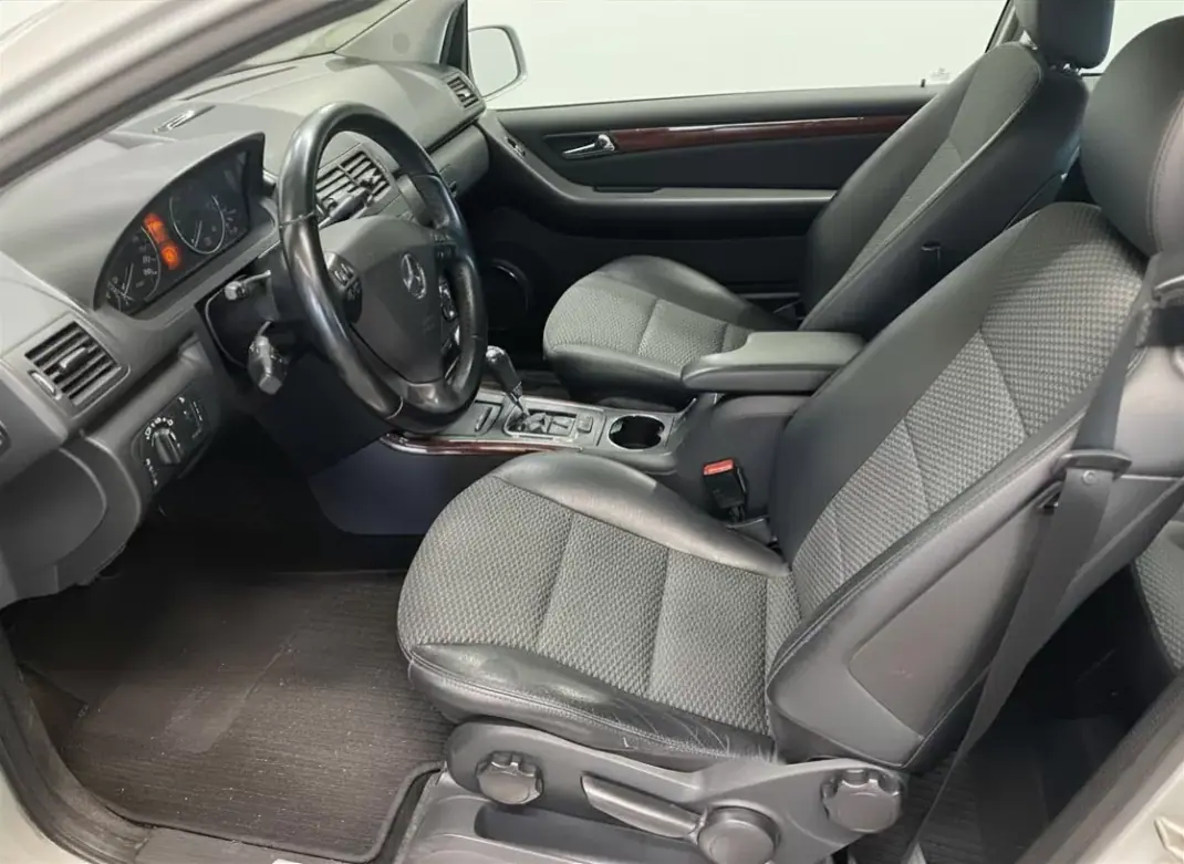 Mercedes-Benz A 180 2009 - 9990 EUR, 187484 km - 187484km - foto 3 de 6