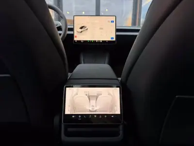 Tesla Model 3 2023 — foto 6 de 14