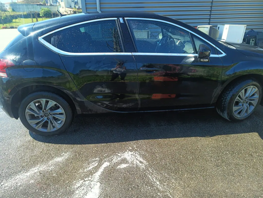Citroën DS4 2012 - 6500 EUR, 245000 km - AUTO.MOTO.pt - 245000km - foto 9 de 12