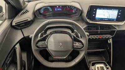 Peugeot 2008 2023 - 23250 EUR, 15392 km - AUTO.MOTO.pt - 15392km - foto 8 de 21