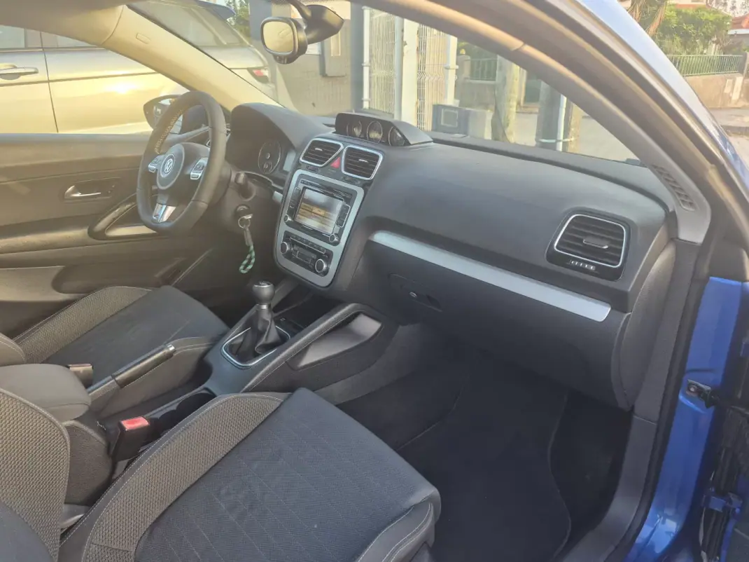 Volkswagen Scirocco 2010 - 10900 EUR, 165500 km - 165500km - foto 19 de 32