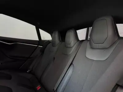 Tesla Model S 2017 - 19990 EUR, 237000 km - AUTO.MOTO.pt - 237000km - foto 28 de 37