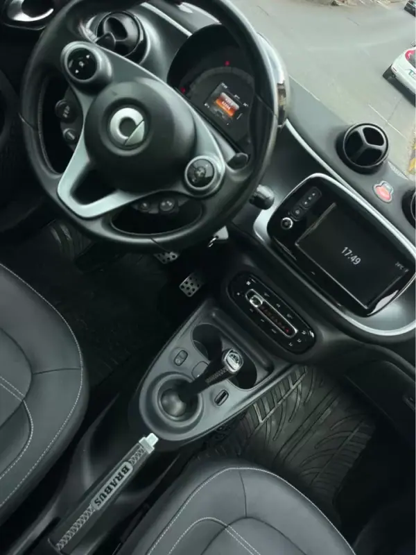 Smart ForFour 2016 - 14500 EUR, 62000 km - AUTO.MOTO.pt - 62000km - foto 6 de 7