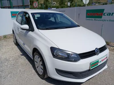 Volkswagen Polo 2014 - 7750 EUR, 153371 km - AUTO.MOTO.pt - 153371km - foto 6 de 27