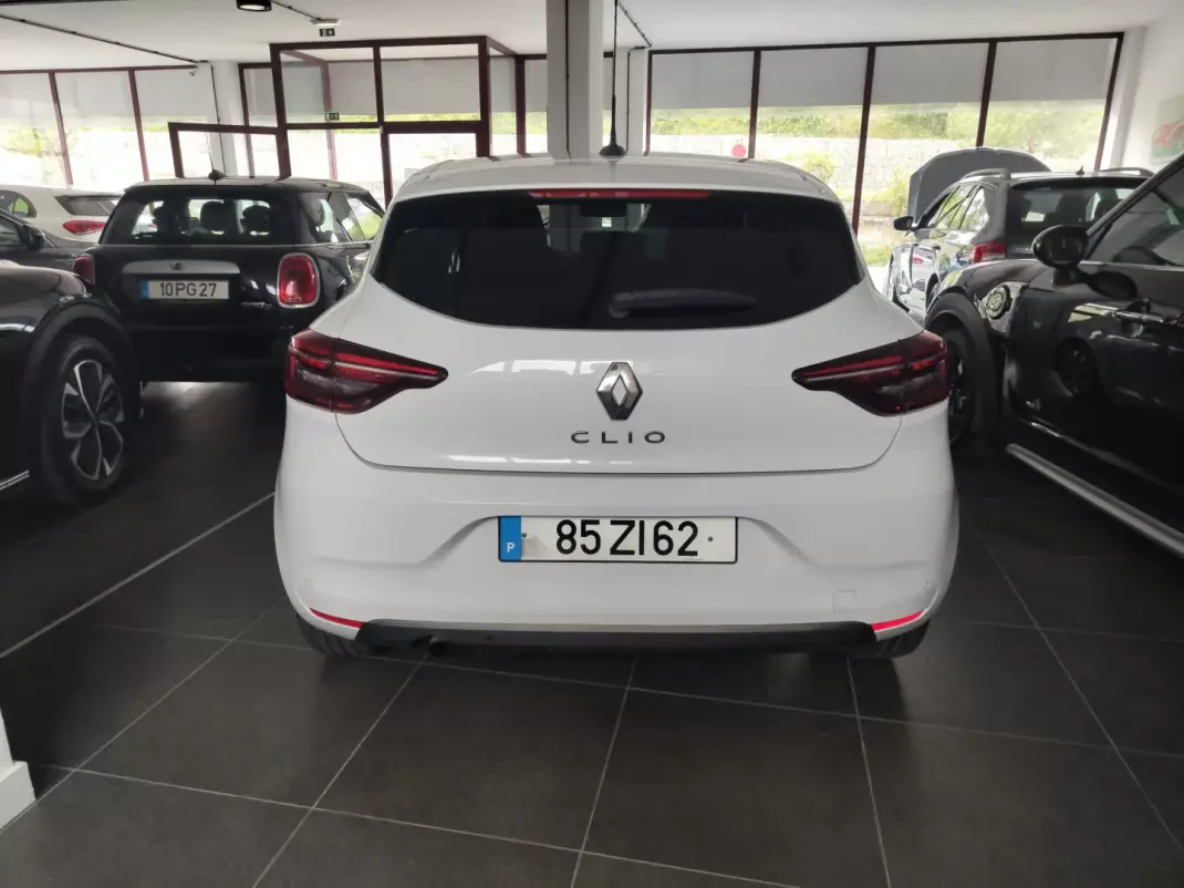 Renault Clio 2020 - 11990 EUR, 99000 km - AUTO.MOTO.pt - 99000km - foto 6 de 12