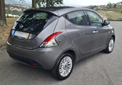 Lancia Ypsilon 2014 - 6950 EUR, 175250 km - 175250km - foto 7 de 11