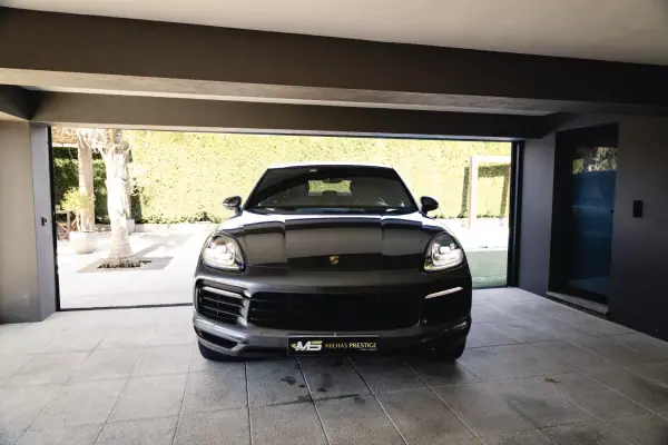 Porsche Cayenne Coupé 2019 - 62900 EUR, 253000 km - AUTO.MOTO.pt - 253000km - foto 9 de 40