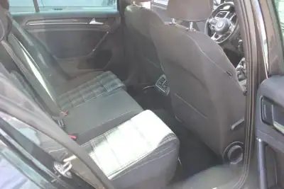 Volkswagen Golf 2015 - 18500 EUR, 230100 km - AUTO.MOTO.pt - 230100km - foto 17 de 19