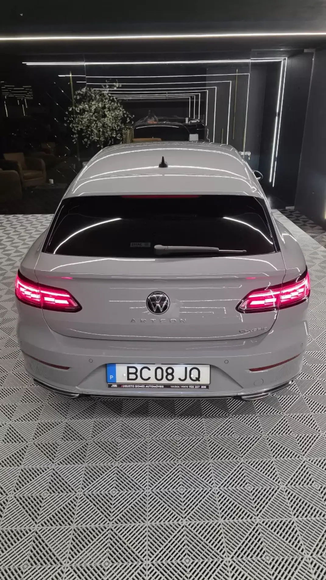 Volkswagen Arteon Shooting Brake 2023 - 30750 EUR, 134000 km - AUTO.MOTO.pt - 134000km - foto 12 de 27