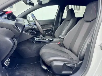 Peugeot 308 2020 - 14790 EUR, 30000 km - AUTO.MOTO.pt - 30000km - foto 8 de 29