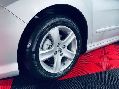 Peugeot 308 2012 - 6450 EUR, 226882 km - AUTO.MOTO.pt - 226882km - foto 7 de 20