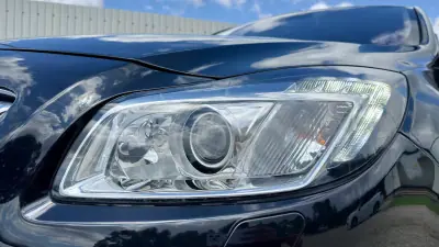Opel Insignia 2009 - 9600 EUR, 200000 km - AUTO.MOTO.pt - 200000km - foto 4 de 12