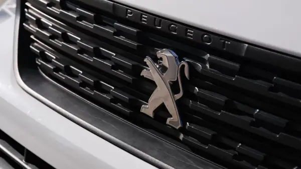 Peugeot Partner L2 caixa automática 130cv 2019 - 17900 EUR, 163000 km - AUTO.MOTO.pt - 163000km - foto 7 de 30
