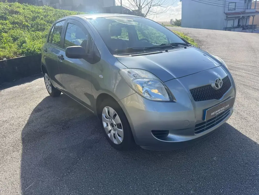 Toyota Yaris 2006 - 5650 EUR, 162000 km - AUTO.MOTO.pt - 162000km - foto 3 de 23