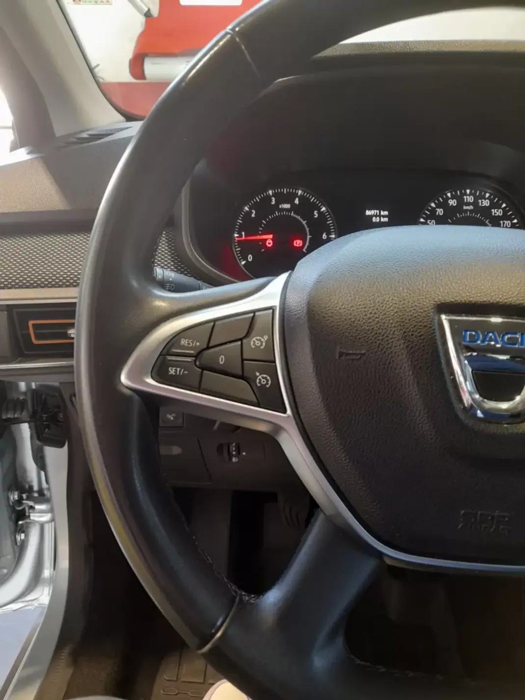 Dacia Sandero 2022 - 15500 EUR, 86971 km - AUTO.MOTO.pt - 86971km - foto 13 de 17