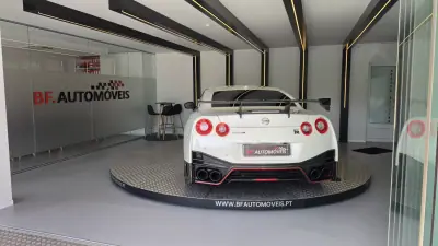 Nissan GT-R 2017 - 300000 EUR, 30685 km - 30685km - foto 17 de 69
