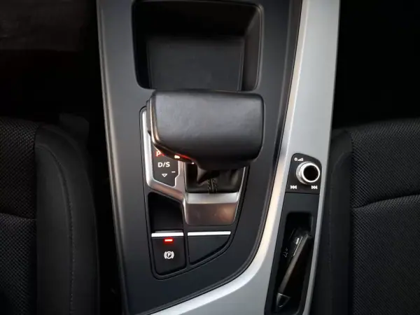 Audi A4 Avant 2023 - 34490 EUR, 56500 km - AUTO.MOTO.pt - 56500km - foto 43 de 46