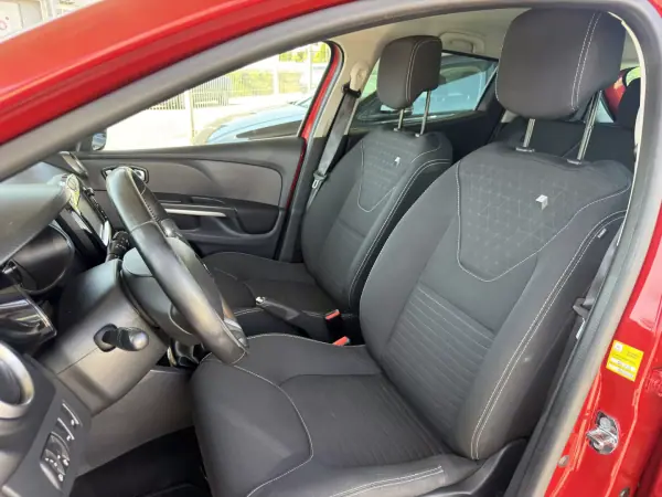 Renault Clio 2018 - 9990 EUR, 156000 km - AUTO.MOTO.pt - 156000km - foto 14 de 18