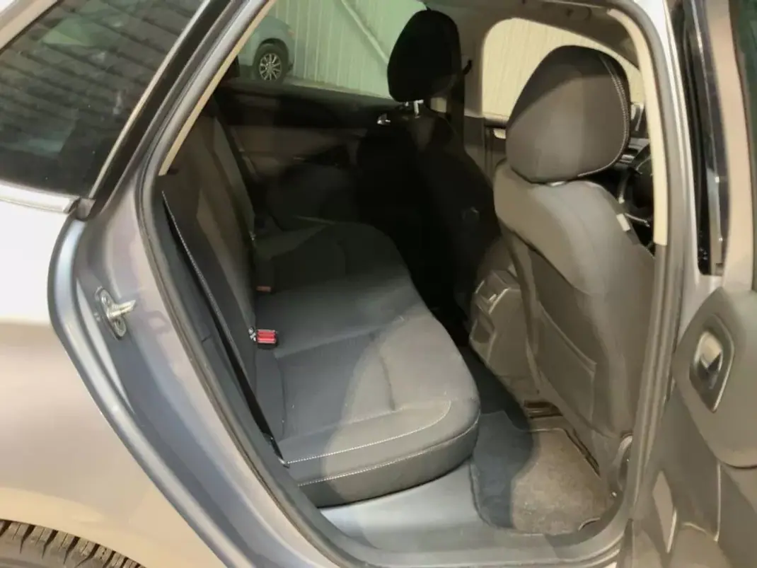 Citroën C4 2017 - 9690 EUR, 90951 km - AUTO.MOTO.pt - 90951km - foto 11 de 11