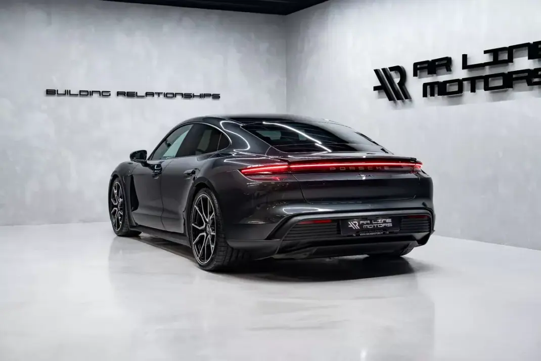 Porsche Taycan 2024 - 84950 EUR, 8000 km - AUTO.MOTO.pt - 8000km - foto 10 de 58