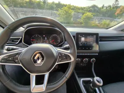 Renault Clio 2021 - 14450 EUR, 159000 km - AUTO.MOTO.pt - 159000km - foto 6 de 13