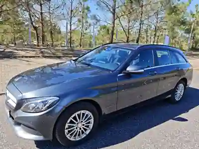 Mercedes-Benz C 200 2015 - 11500 EUR, 326000 km - AUTO.MOTO.pt - 326000km - foto 6 de 15