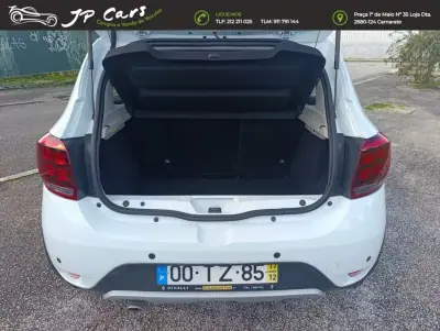 Dacia Sandero 2017 - 9750 EUR, 128440 km - AUTO.MOTO.pt - 128440km - foto 9 de 17