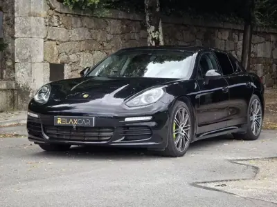 Porsche Panamera 2015 - 38499 EUR, 165000 km - AUTO.MOTO.pt - 165000km - foto 1 de 39